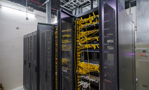 Structured cabling inside network racks